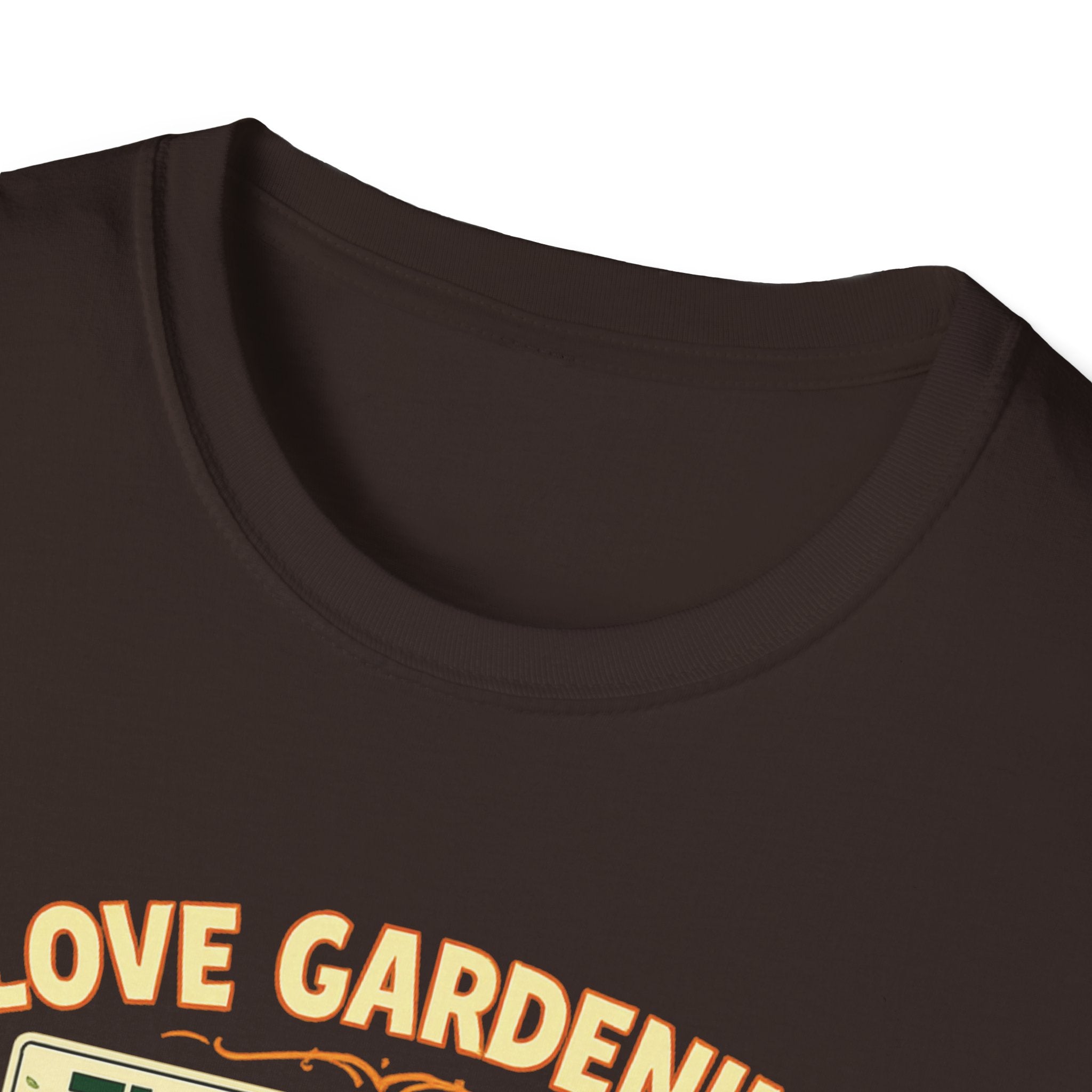 I Love Gardening. The Plants Disagree - Vintage Style T-Shirt